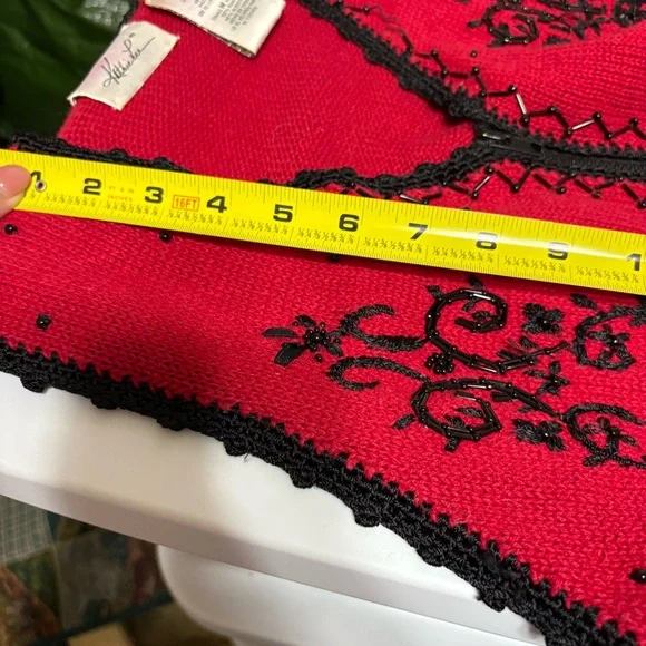 Vintage Kathie Lee zip up red knit sweater vest/w black beaded embroidery - Picture 7 of 8